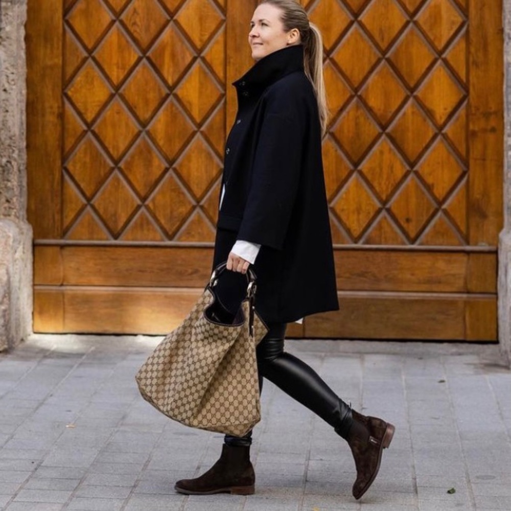 Black GUCCI Horsebit Hobo Bag